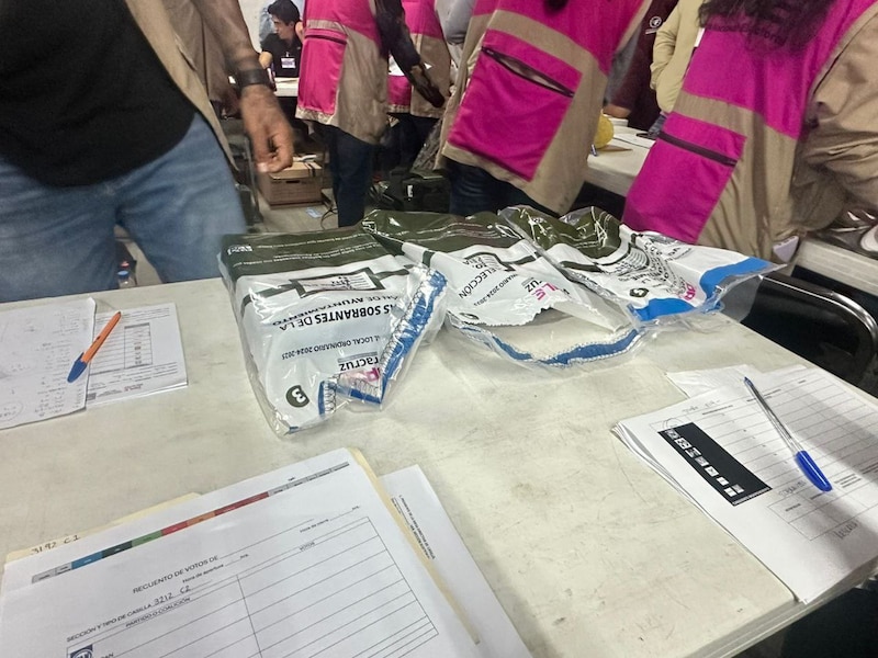 Boletas electorales durante cómputo oficial en Poza Rica
