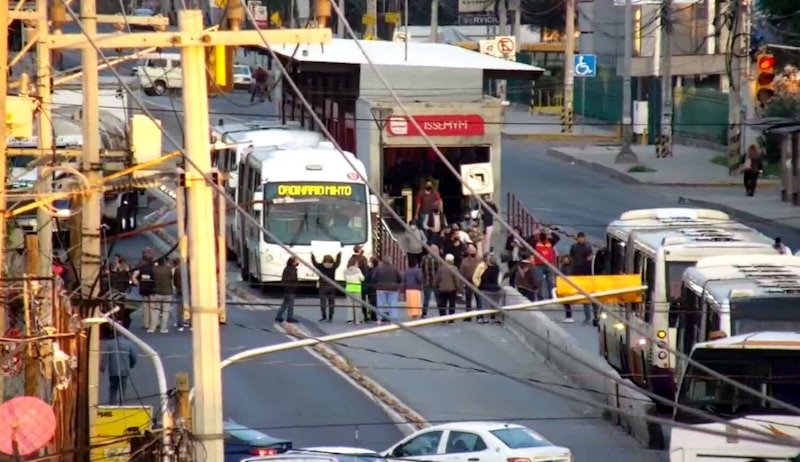 Autobús urbano en hora punta