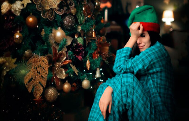 Mujer triste en Navidad
