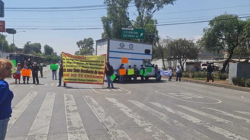 Vecinos de la colonia UHLV protestan por falta de agua