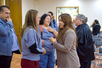 Diputada aclara a familias de desaparecidos que no se prohibirá la pega de fichas de búsqueda en los 125 municipios