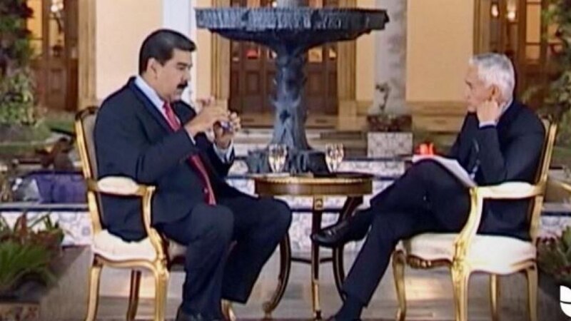 Hugo Chávez y Sean Penn en una entrevista