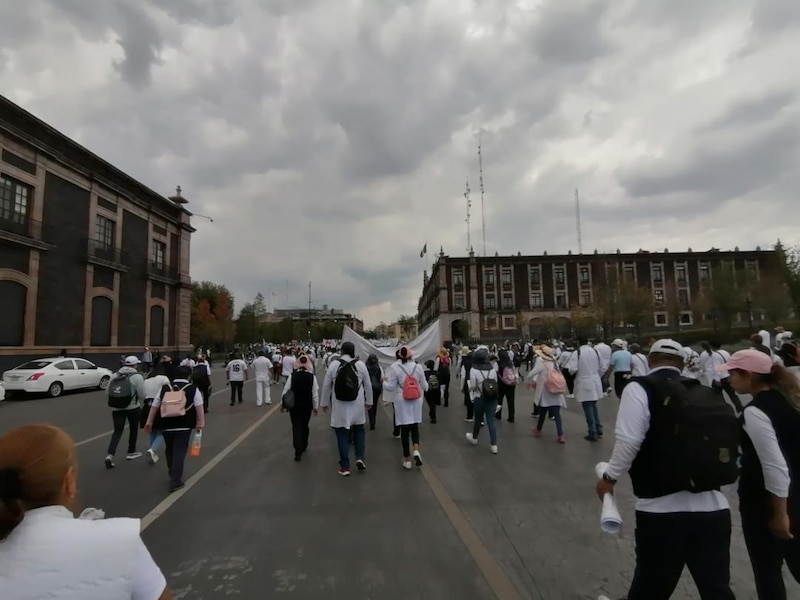 Marcha de médicos en la Ciudad de México