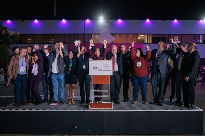 Candidatos presidenciales en un debate en México