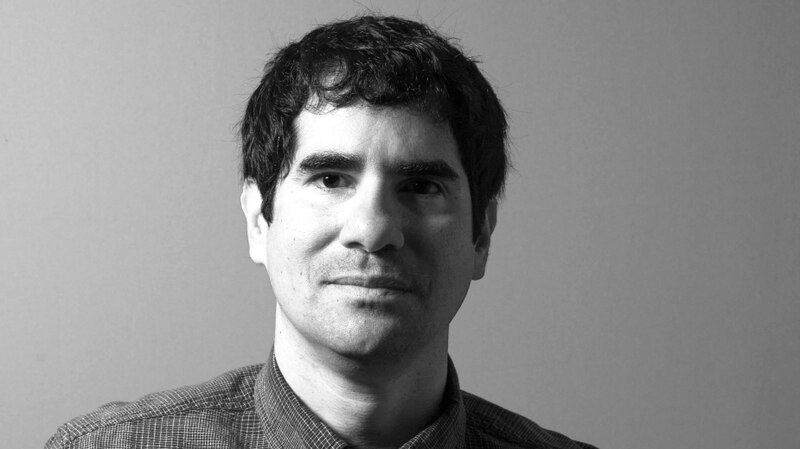 Retrato de un hombre en blanco y negro