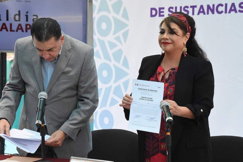 Entrega de constancia de registro a Centro Cultural Utopía La Cascada