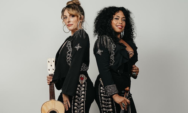 Hermanas García, dueto de música regional mexicana