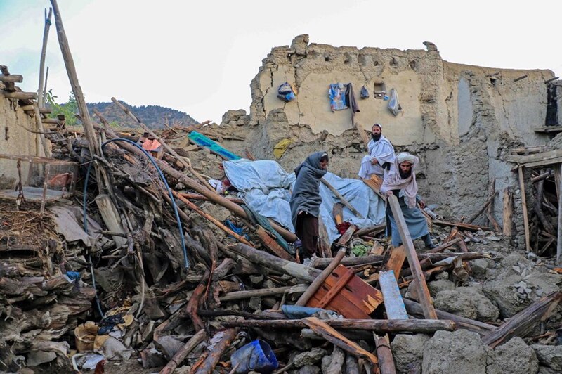 Terremoto en Afganistán deja destrucción y muerte