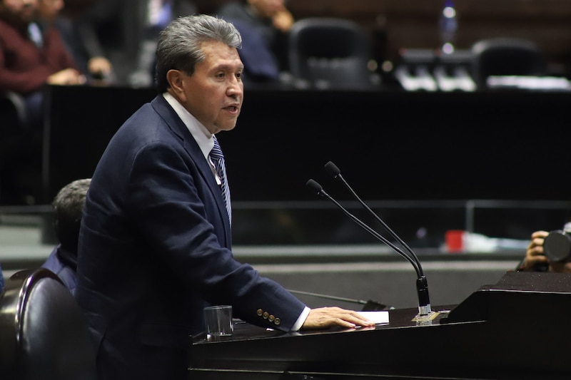 Ricardo Monreal, coordinador de los diputados de Morena presentó tres reservas en donde propone eliminar la defraudación fiscal y el narcomenudeo como algo que provoqué la prisión preventiva oficiosa.