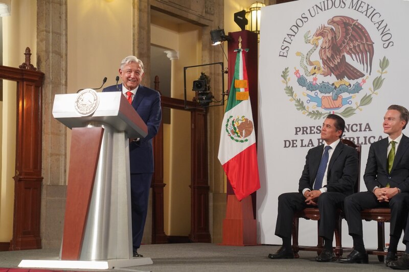 El presidente López Obrador da un discurso ante empresarios