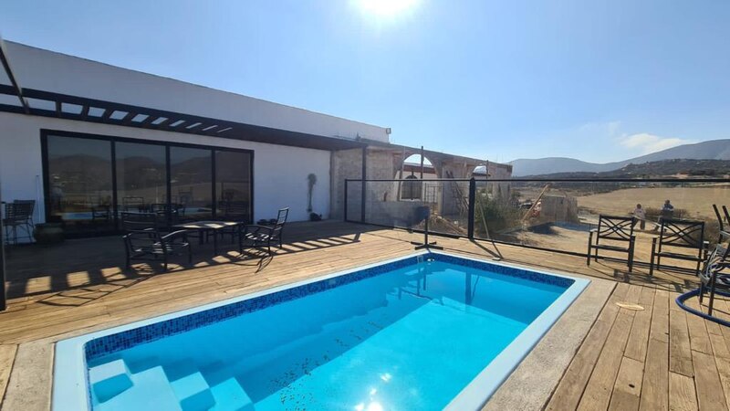 Hermosa casa con piscina en el campo