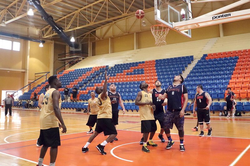 ¡Espectacular partido de baloncesto!