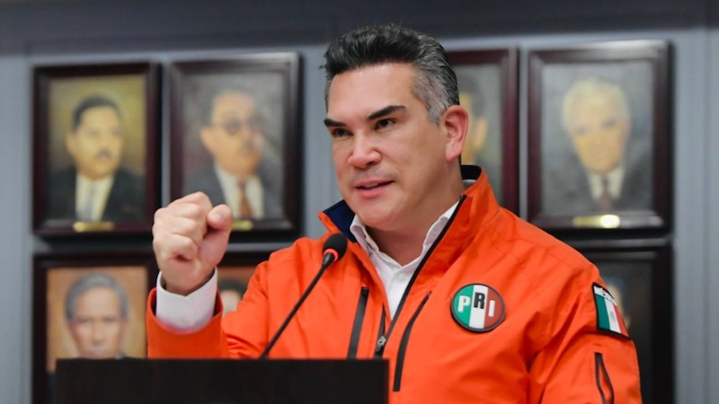 El presidente del PRI, Alejandro Moreno, durante una conferencia de prensa.