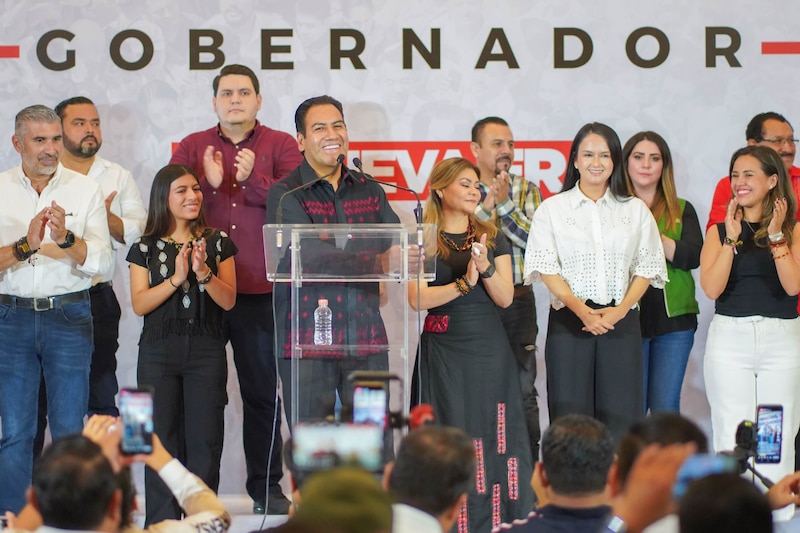 El gobernador electo de Nuevo León, Samuel García, durante su toma de protesta.