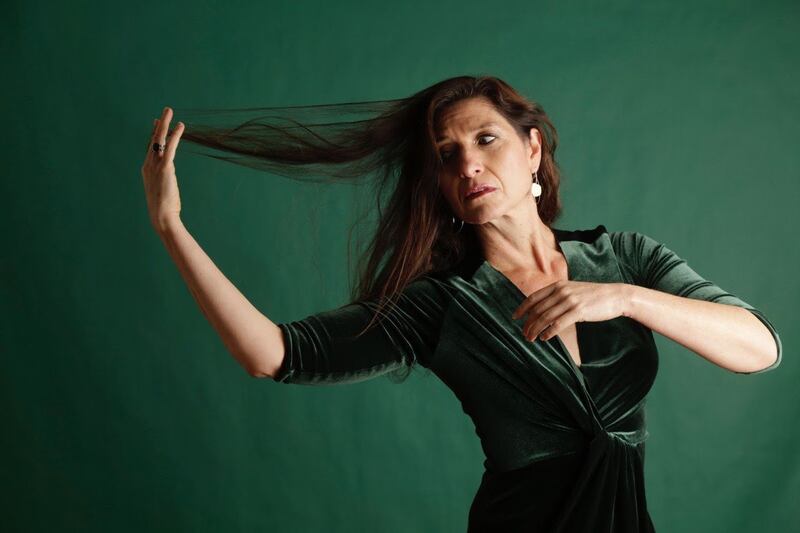 Mujer bailando flamenco