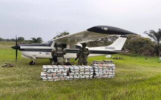 Autoridades federales decomisan avioneta con 636 kilos de cocaína en Tabasco