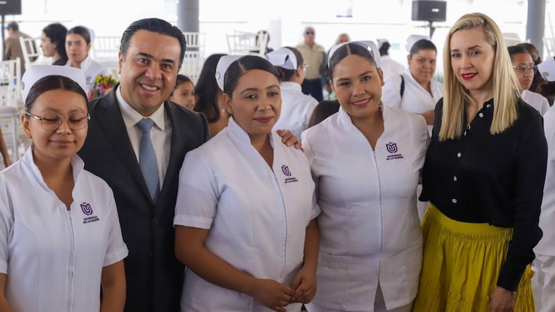 Graduación de enfermeras en la Universidad de las Américas