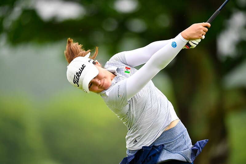 La golfista profesional Lydia Ko en acción durante un torneo.