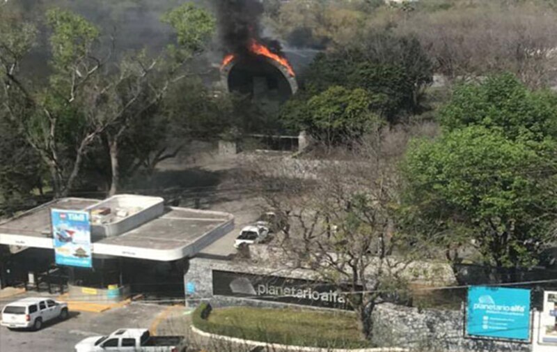 Incendio en el Planetario de Cancún