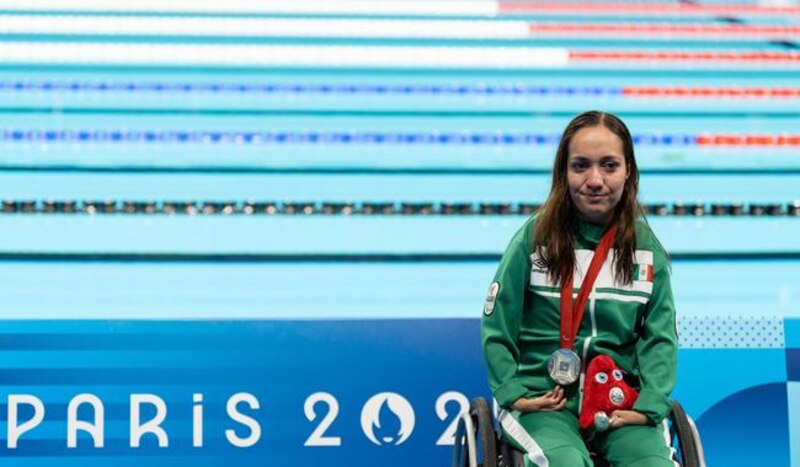 La nadadora mexicana Nely Miranda gana medalla de plata en los Juegos Paralímpicos de París 2024.