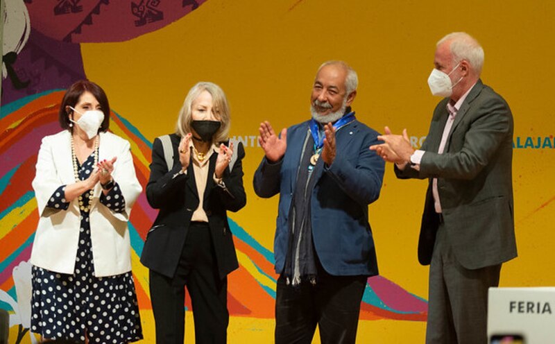 Entrega de premios en la Feria Internacional del Libro de Guadalajara