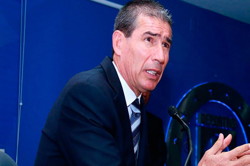 El entrenador de fútbol, Ricardo Gareca, durante una conferencia de prensa.