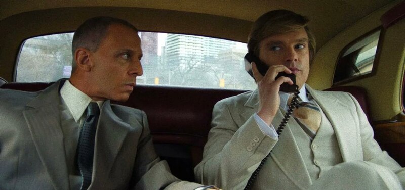 Dos hombres en un coche
