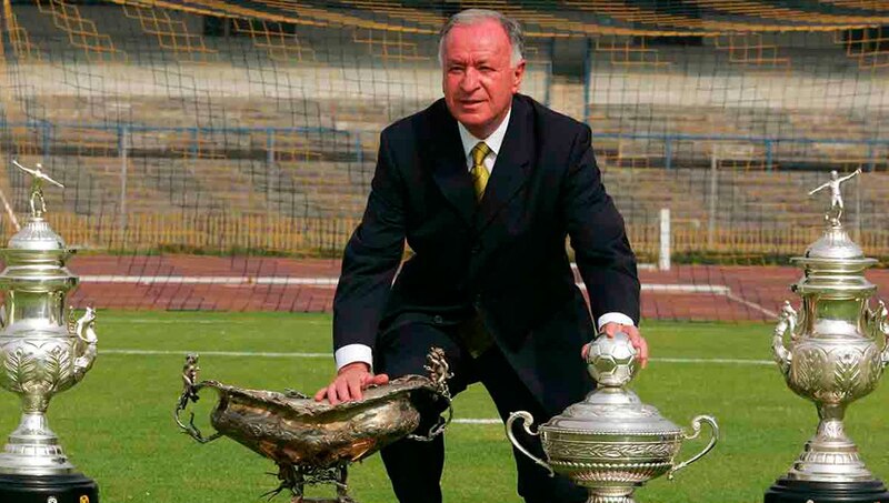 El entrenador Carlos Bianchi con sus copas