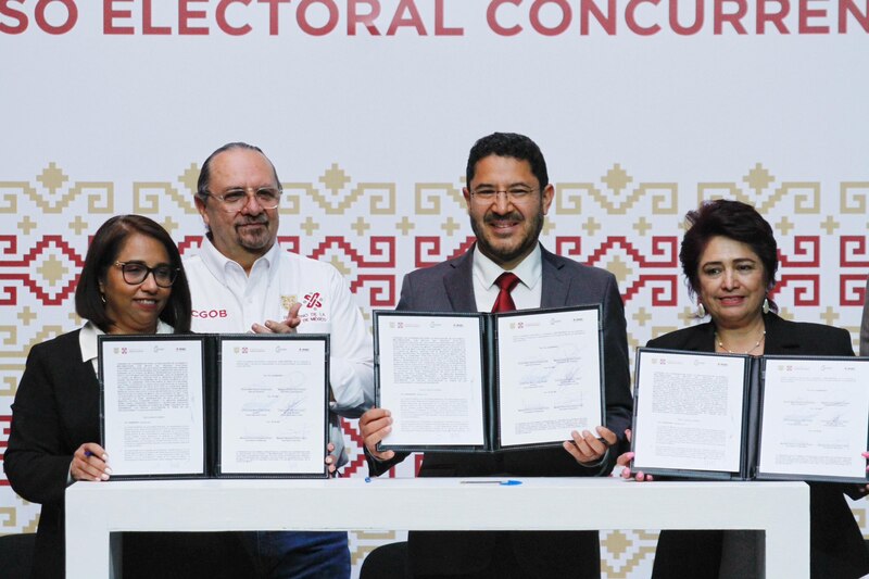 Firma de convenio de colaboración entre el INE y el gobierno de Michoacán