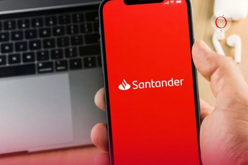 La aplicación móvil de Santander reporta caída masiva, de acuerdo a usuarios y usuarias de la institución bancaria; el sistema no deja iniciar sesión en plena quincena.