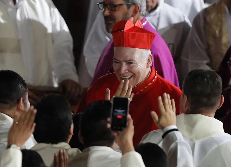 El cardenal Baltazar Porras durante una ceremonia religiosa