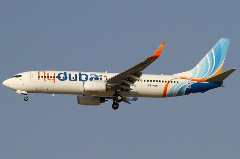 Un avión de Flydubai en el aire