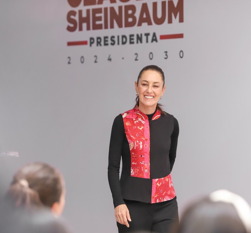 La jefa de gobierno de la Ciudad de México, Claudia Sheinbaum, anunció su intención de competir por la presidencia de México en 2024.