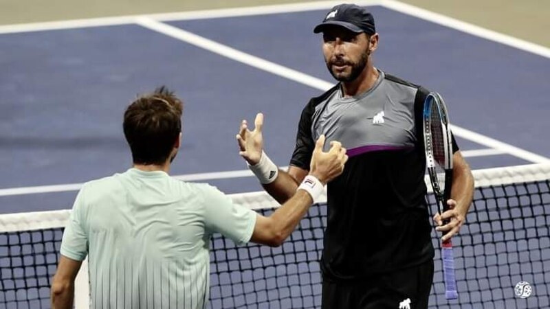 Nadal y Fognini se felicitan tras el partido
