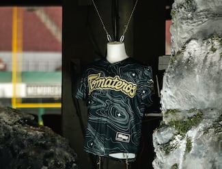 MAJA Sportswear revienta el estadio de los Tomateros en una serie histórica