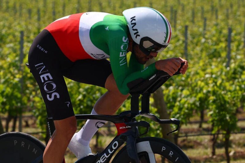 El ciclista español Ion Izagirre compite en la contrarreloj individual de los Campeonatos de España de Ciclismo en Ruta 2023.