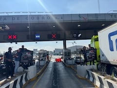 Motociclistas se movilizan en casetas de la CDMX para exigir reducción del peaje