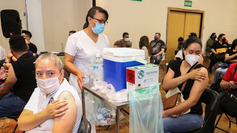 Jornada de vacunación contra el COVID-19 en México