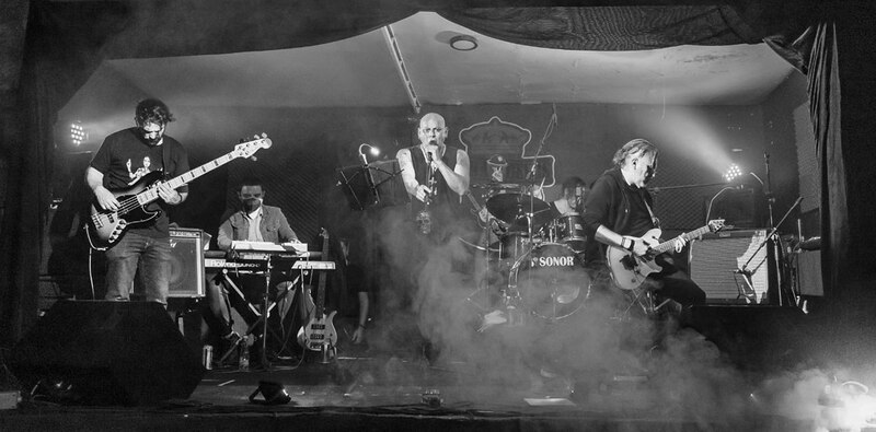 Banda de rock en vivo