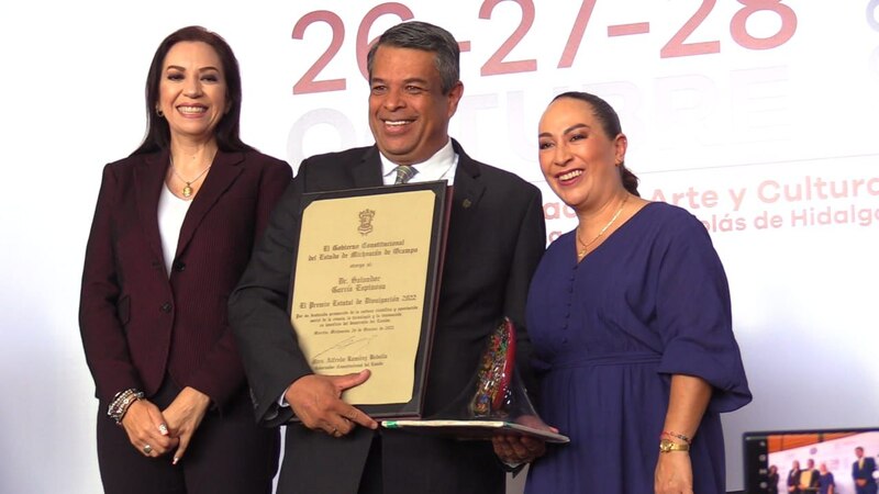 Entrega el gobernador Alfredo Ramírez Bedolla el Premio Estatal de Divulgación Científica 2022