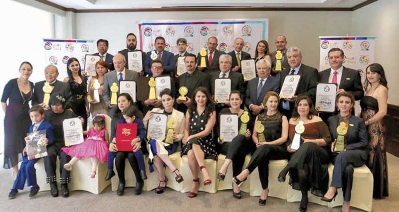 Entrega de premios a los ganadores del concurso de literatura