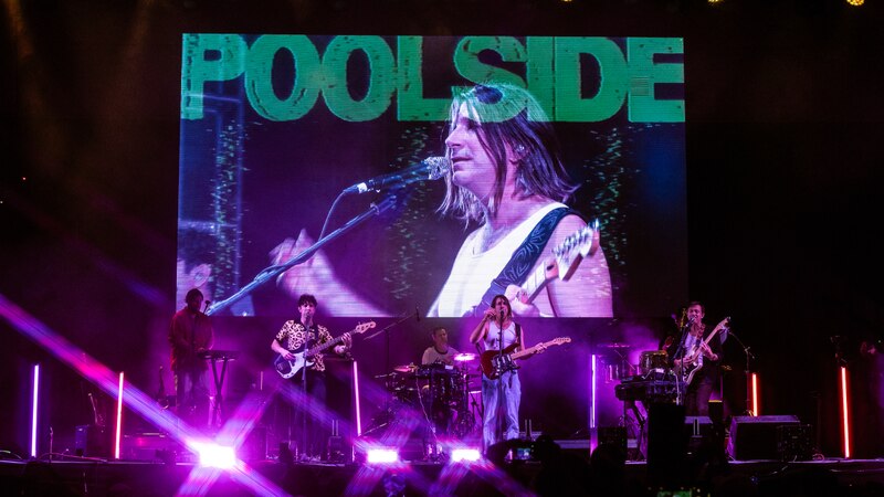 Poolside en concierto