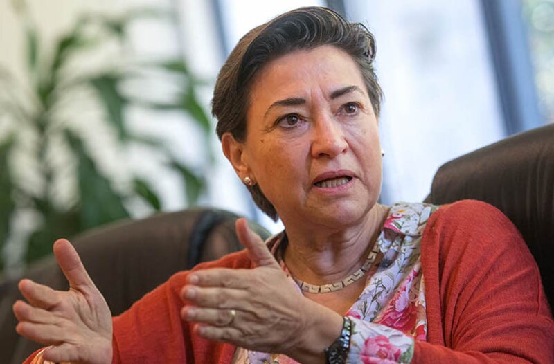 La presidenta de Navarra, María Chivite, en una entrevista.