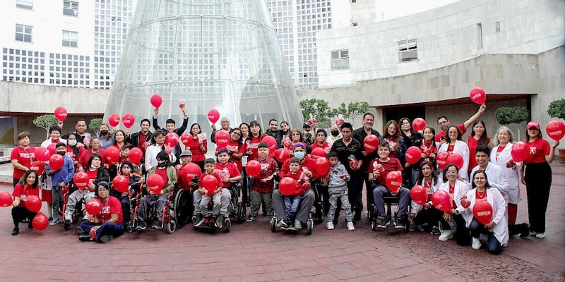 Previo a la conmemoración del Día Mundial de Concientización sobre Distrofia Muscular Duchenne, este 7 de septiembre, algunos de los pacientes que son atendidos en el Instituto Nacional de Rehabilitación, con diferentes tratamientos médicos y terapias