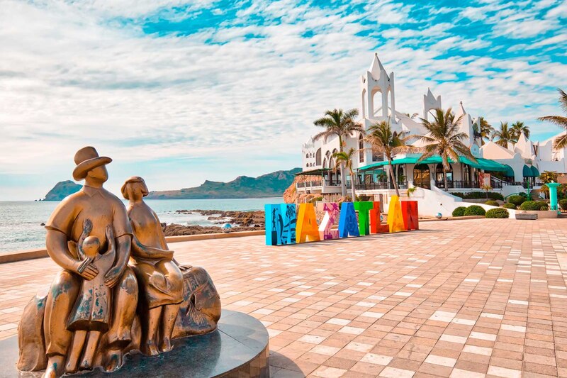 Imagen de las letras de Mazatlán en su centro histórico.