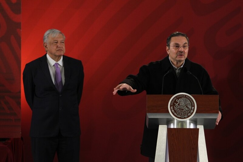 El presidente Andrés Manuel López Obrador y el secretario de Hacienda, Arturo Herrera, durante una conferencia de prensa.