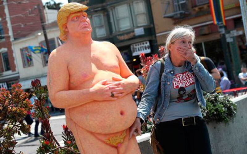 Trump desnudo causa revuelo en las calles de San Francisco