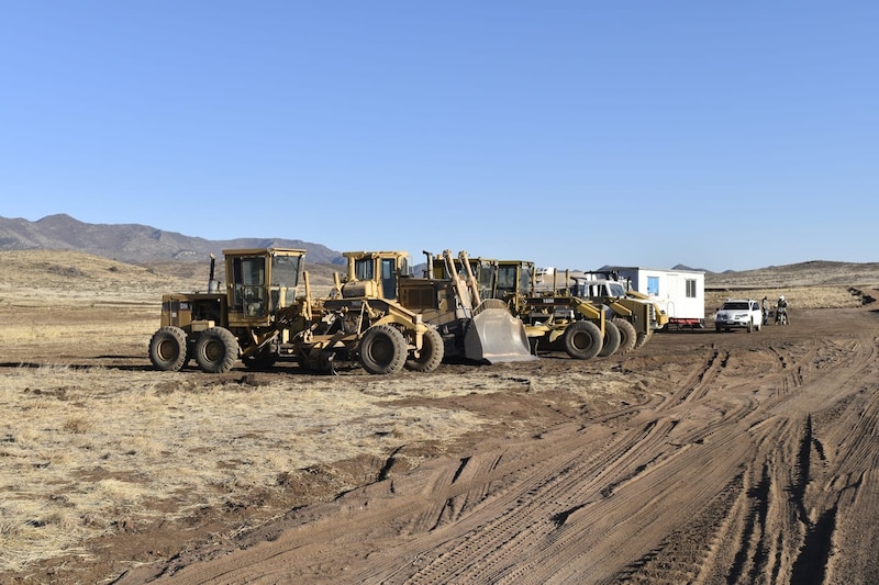 Obras en curso de la carretera Bavispe-Nuevo Casas Grandes que mejorará la movilidad y desarrollo regional entre Sonora y Chihuahua.