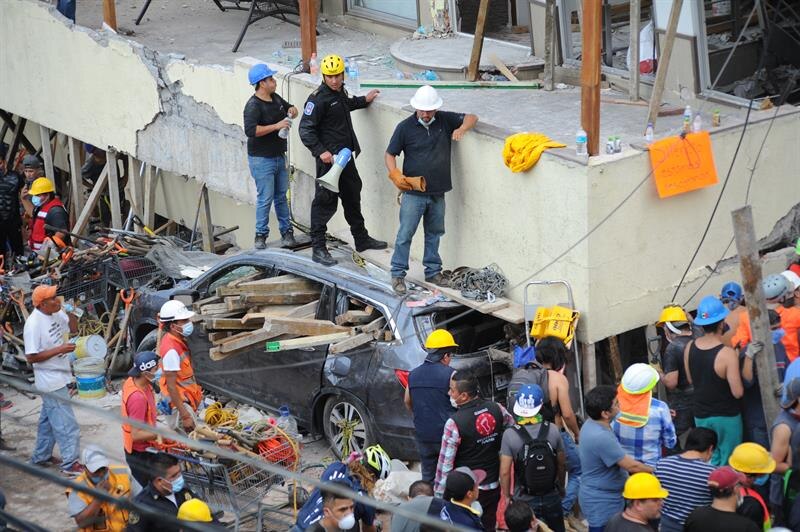 Rescate tras el terremoto de México