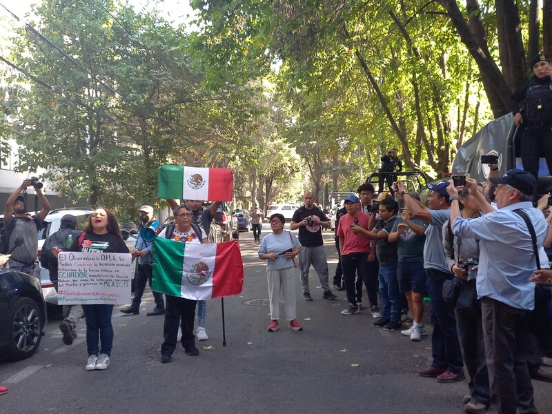 Protesta en México por la represión en Ecuador